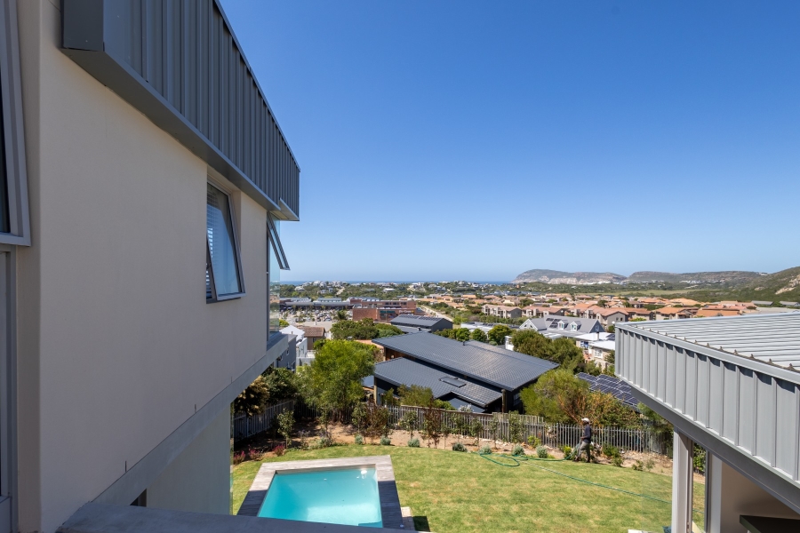 4 Bedroom Property for Sale in Whale Rock Western Cape